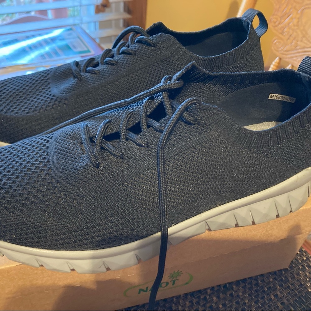 Naot women walking shoes